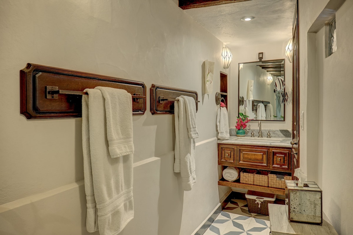 Casa Zaca, 3BR Centro Home with Rooftop & Garden 29