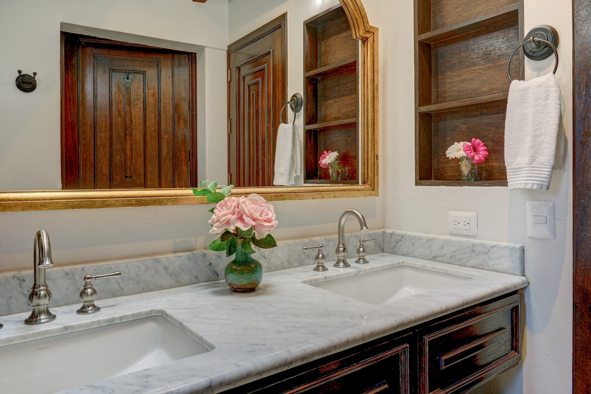 Casa Zaca, 3BR Centro Home with Rooftop & Garden 35