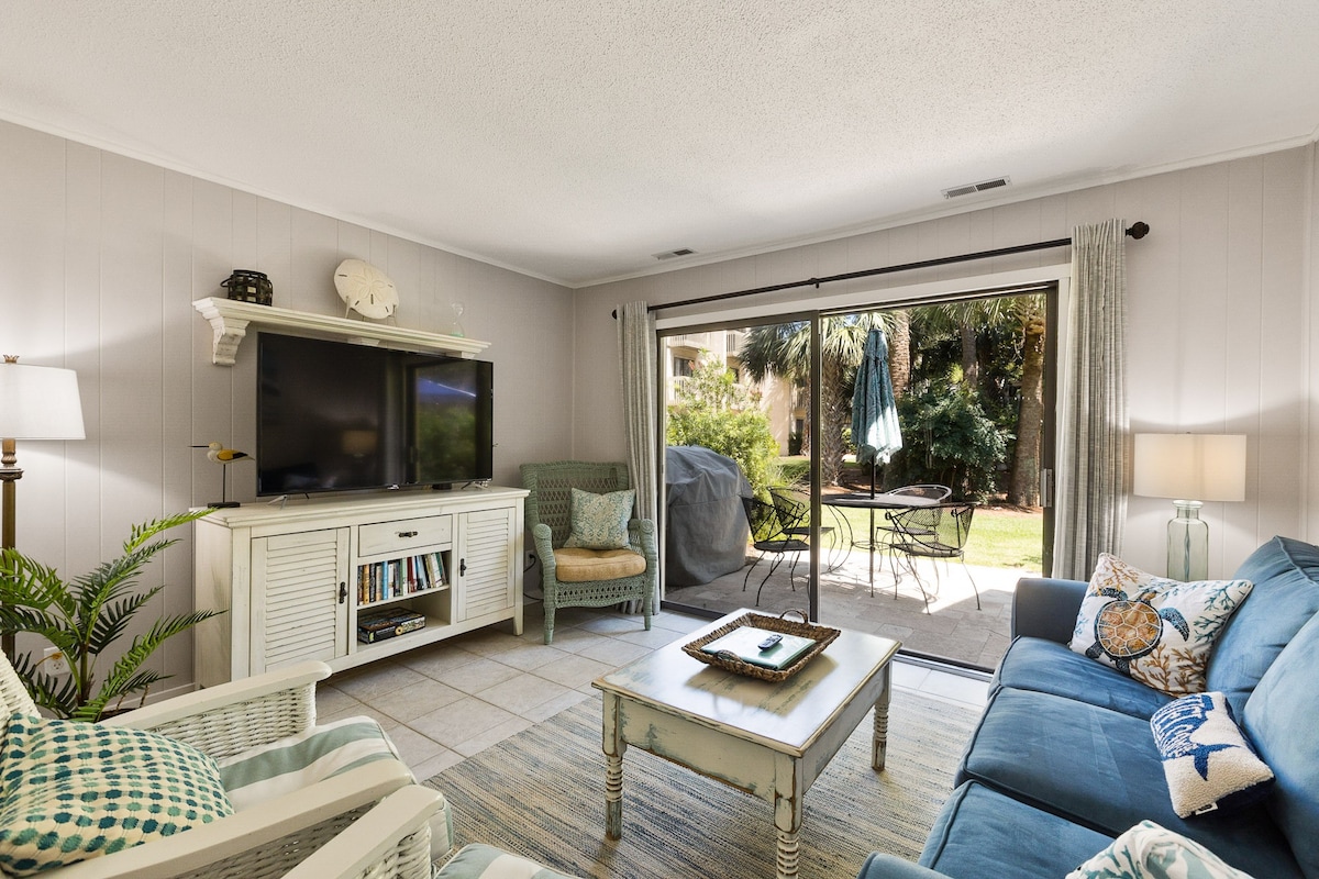 2 Bed 2 and one half Bath 34 Coligny Villa Near Beach & Plaza