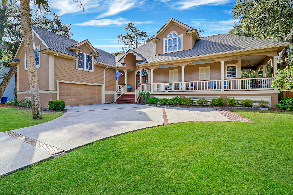Gorgeous 7 Bed 6 & 1-2 Bath Home with Private Heated Pool!