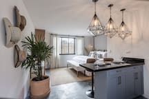 Casa Recreo: Hotel-Style King Suite Apartment in Centro by Rosewood photo 4
