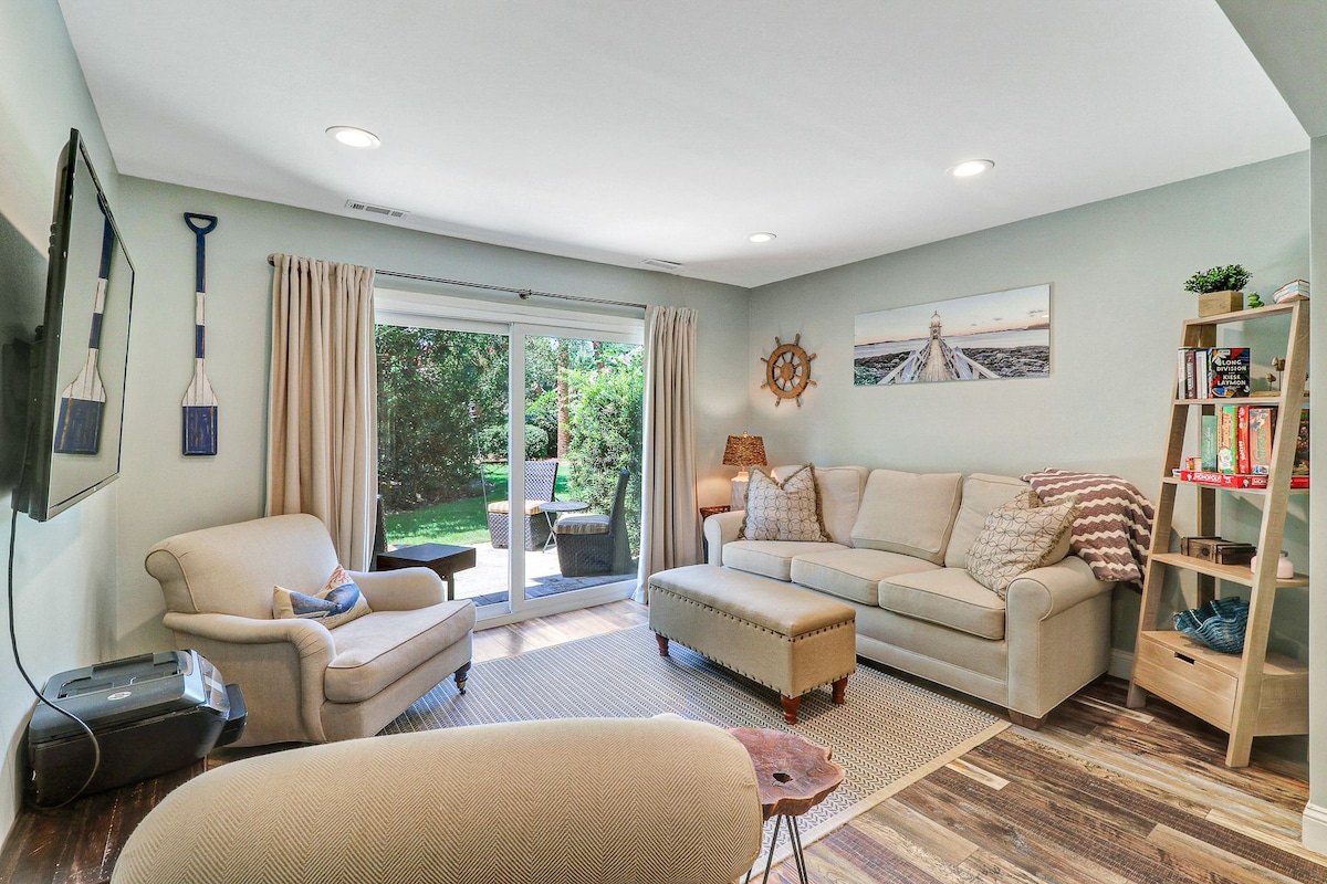 Coligny Villa 2 bd 2 1/2 bath, pool, walk to beach
