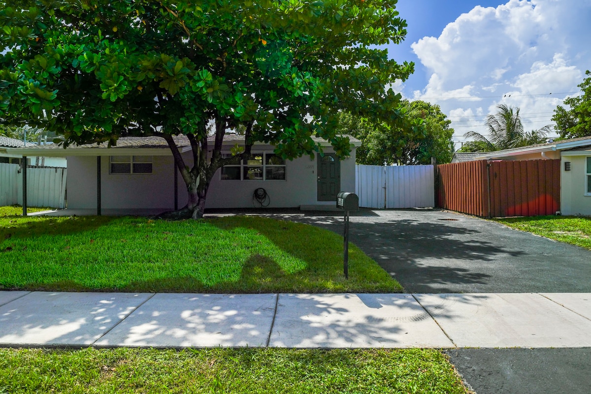 Cozy 2 Bed Home in Fort Lauderdale Sleeps 4