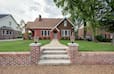 Lux West Nash Tudor, 4mi to DT, Sleeps 9